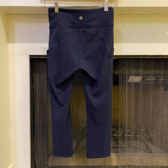 Lululemon Invigorate HR Crop 19" in Navy Blue - Picture 2 of 6